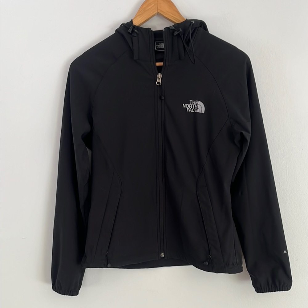 The North Face light jacket. Running Jacket. Gym walk up jacket.